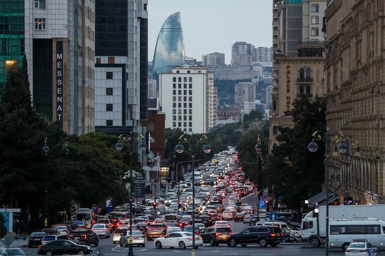 Bakıda taksi BUMU: Sayı azaltmaq lazımdır!