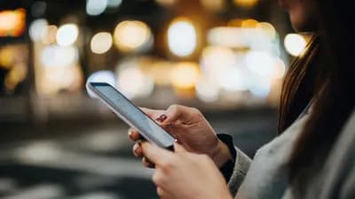 Rabitə sektorunda böyük artım: Gəlirlər 3,4 milyard manata çatdı!