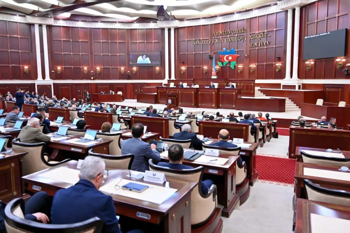 Milli Məclis payız sessiyasının son iclasına başladı