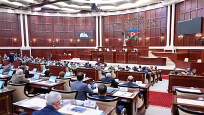 Milli Məclis payız sessiyasının son iclasına başladı