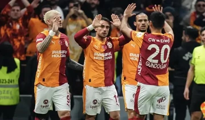 Türkiyə Super Liqasında Qələbələr: "Alanyaspor" və "Qalatasaray"dan Möhtəşəm Oyun!