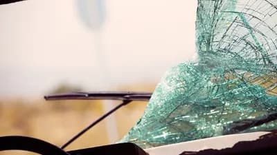 Kürdəmirdə yol qəzası olub, 3 nəfər yaralanıb