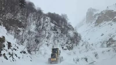 Türkiyədə qar uçqununa düşən 3 nəfərdən 1-nin cəsədi tapılıb - YENİLƏNİB