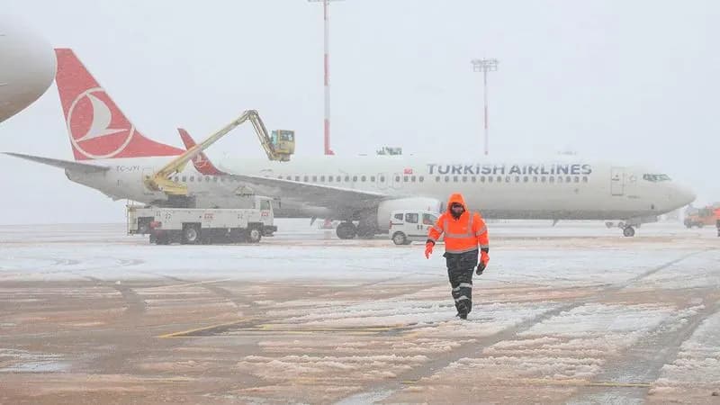 "Türk Hava Yolları" 114 uçuşu ləğv edib