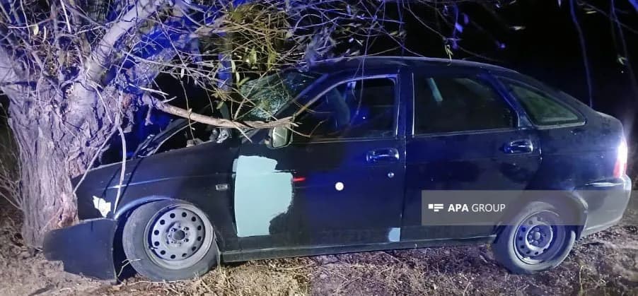 Goranboyda minik avtomobili aşıb, ölən və xəsarət alanlar var