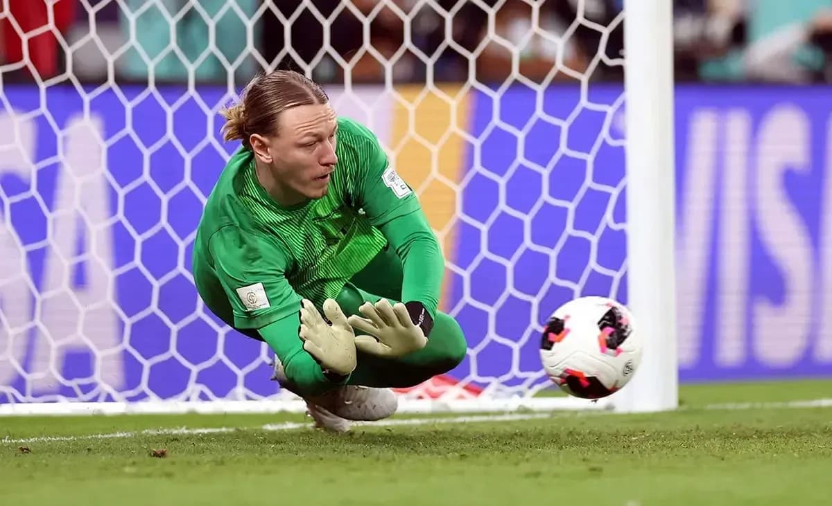 Safonovdan ŞOK! Ardıcıl 4 penaltı zərbəsini dəf edərək tarix yazdı!