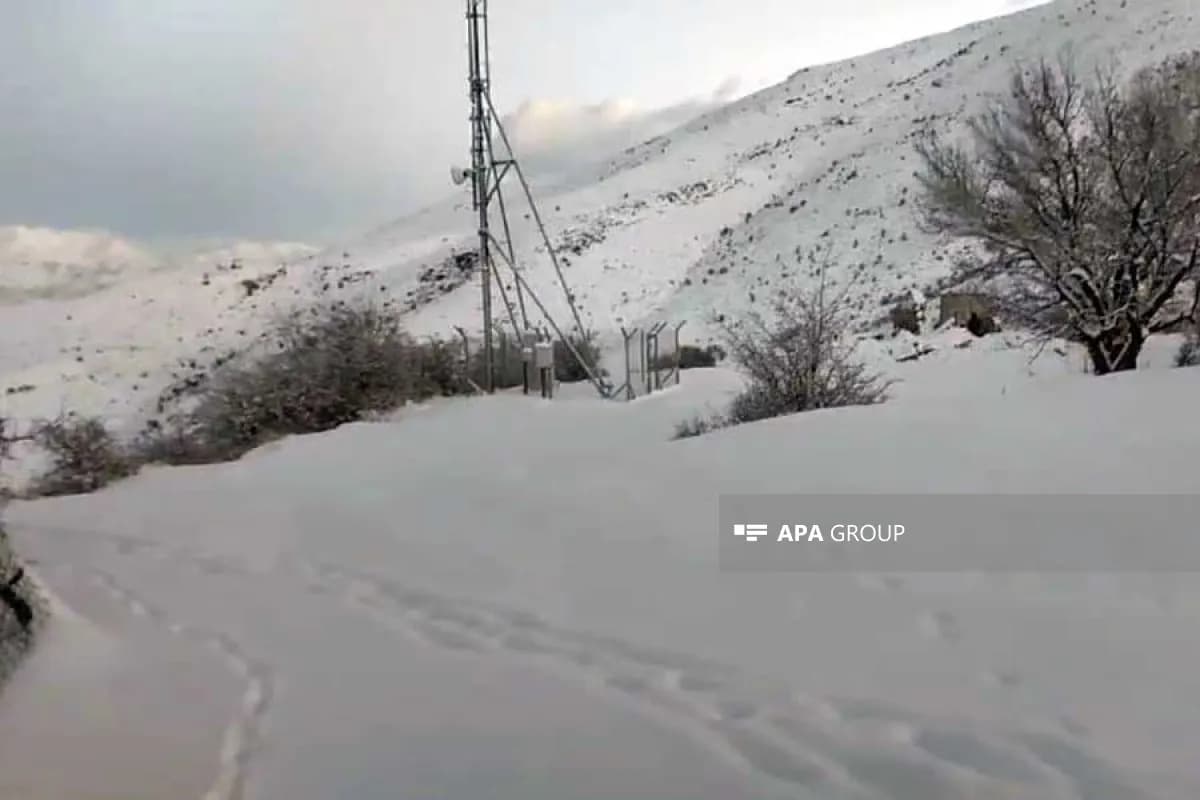 Naxçıvanda güclü qar: Yollar bağlanır, hərəkət çətinləşir