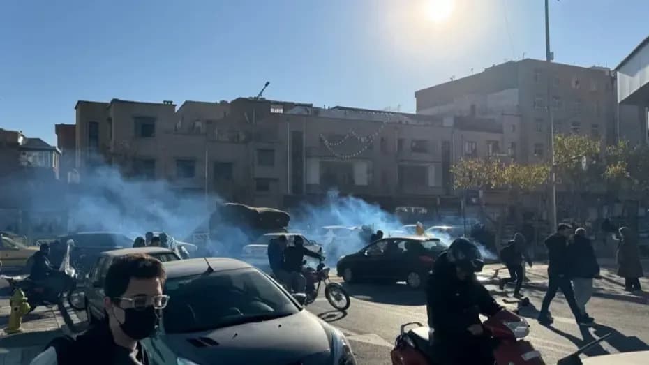 İranda etirazlar zamanı təhlükəsizlik əməkdaşı ölüb, 7 nəfər saxlanılıb