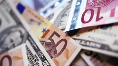 Mərkəzi Bank valyuta məzənnələrini açıqladı: Dollar sabit, Avro bahalaşdı