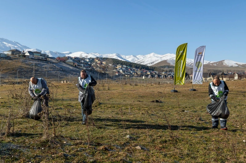 Daşkəsəndə "AzerGold" tullantıları təmizlədi: Ekoloji aksiya