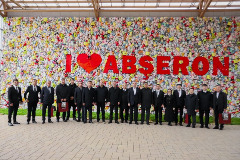 Qırğız Heyəti Bakıda: "Abşeron" Ticarət Mərkəzində Biznes İmkanları Öyrənildi