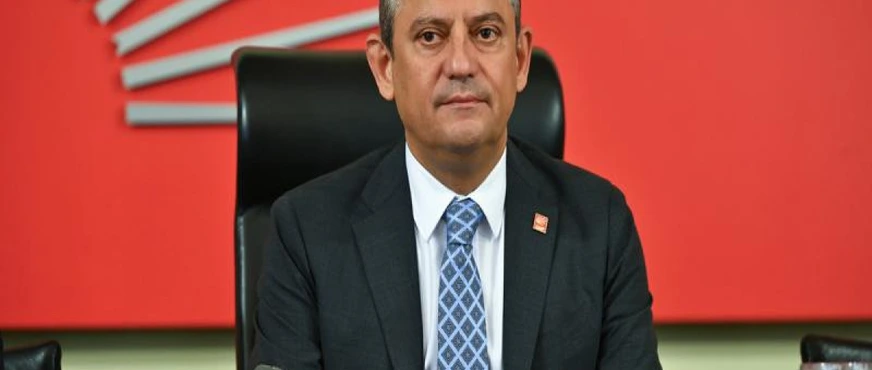 Özgür Özel Türkiyə Cümhuriyyət Xalq Partiyasının sədri seçilib