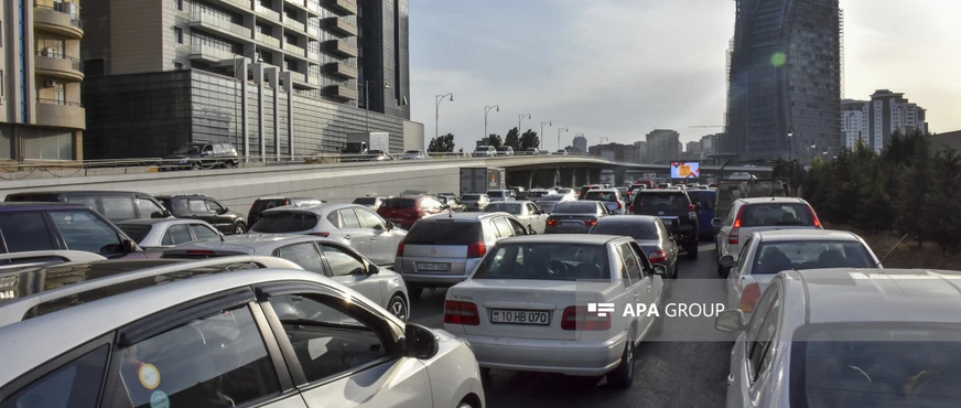 Bakıda tıxac olan küçələr AÇIQLANDI: Sürücülərə XƏBƏRDARLIQ