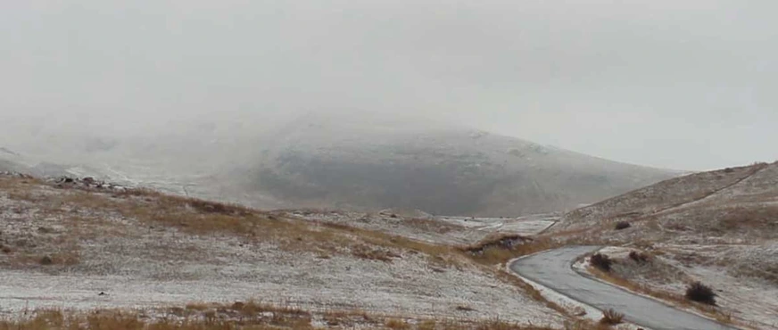Batabat Yaylasını Qarla Örtdü: Hava Anomaliyası Naxçıvanda!