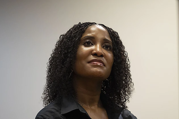 Cənubi Afrika Respublikasının keçmiş prezidentinin qızı parlamentdən istefa verdi