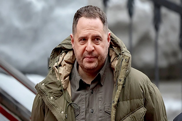 Andrey Yermak istefasından sonra cəbhəyə yollandığını açıqlayıb