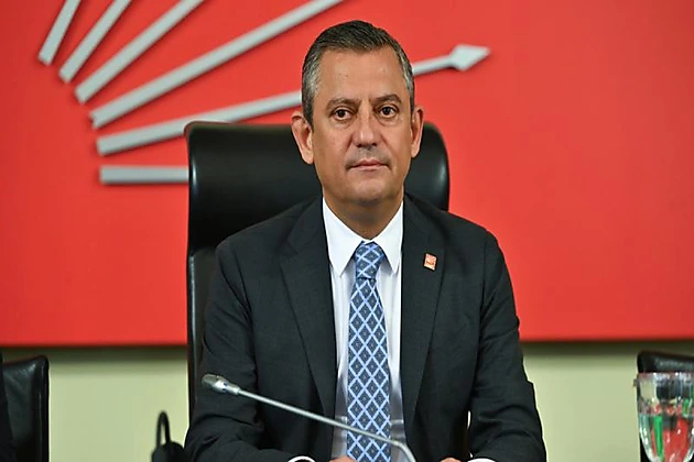 Özgür Özel Türkiyə Cümhuriyyət Xalq Partiyasının sədri seçilib