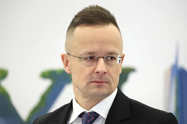 Siyarto Orbana Moskva səfəri üçün Aİ-dən icazə lazım olmadığını açıqladı