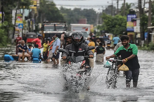 Asiyada daşqınlar: 800 nəfər həyatını itirdi, yüz minlərlə insan evsiz qaldı