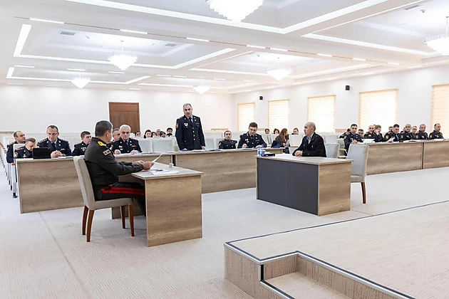 Vilayət Eyvazov Gəncədə vətəndaşları qəbul etdi: 362 nəfər işlə təmin olundu